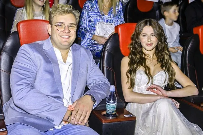 Ile lat ma Kevin Mglej? Odkryj jego wiek i fascynujące kulisy kariery!