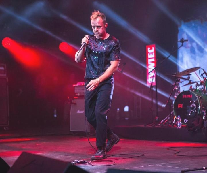 Ile trwa koncert Comy? Skąd biorą się różnice w długości występów