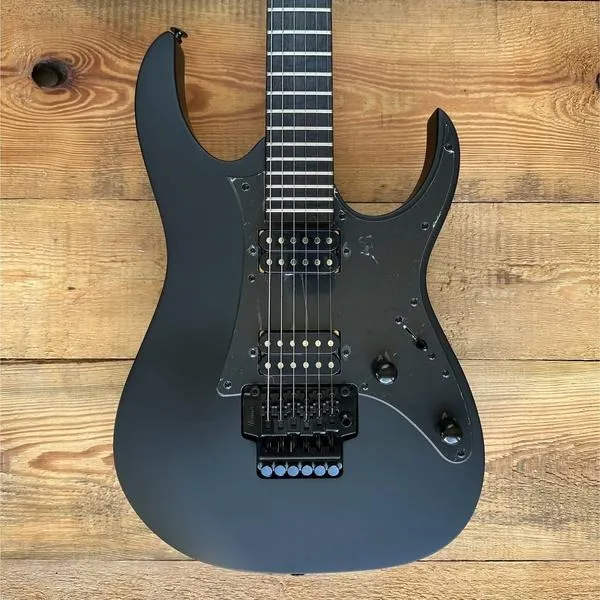 Jak tanio stworzyć własną gitarę elektryczną – krok po kroku bez zbędnych kosztów