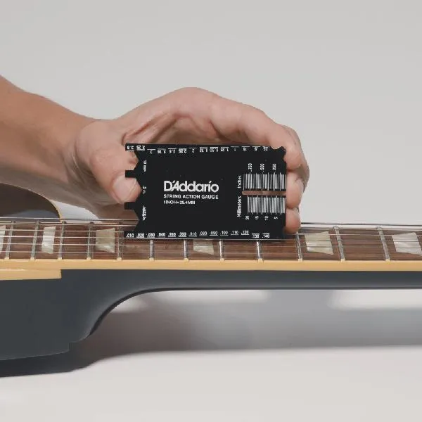 Akcja strun w gitarach elektrycznych