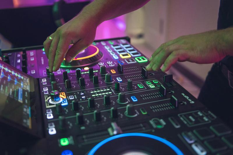Jak zaoszczędzić na DJ